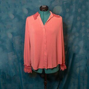 CLEARANCE Adrianna Papell Stretch Blouse with Crochet Trim – Size L – Rose Pink